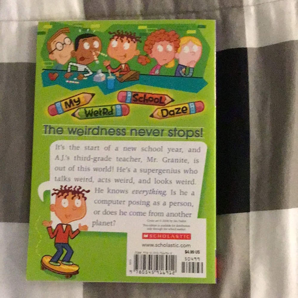 Books - Picture 4 of 6